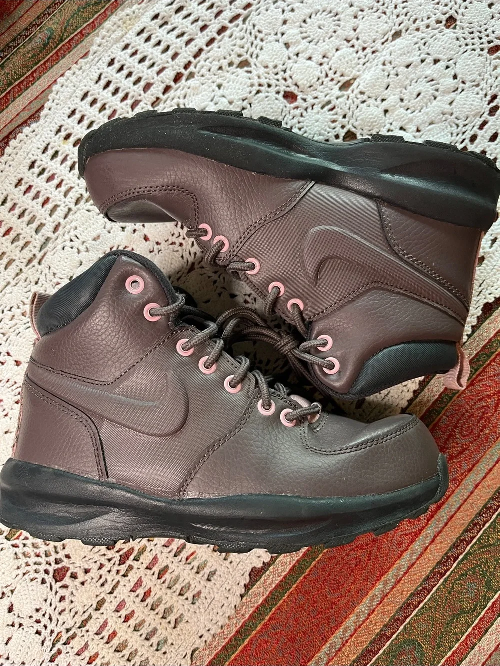Nike Manoa LTR boot in violet ore and dark smoke grey 3.5 big kid leather